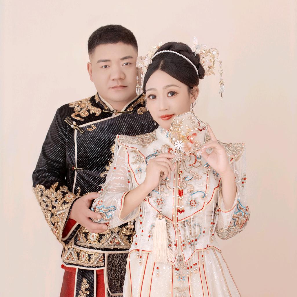 茜茜麻麻（1+1=4）