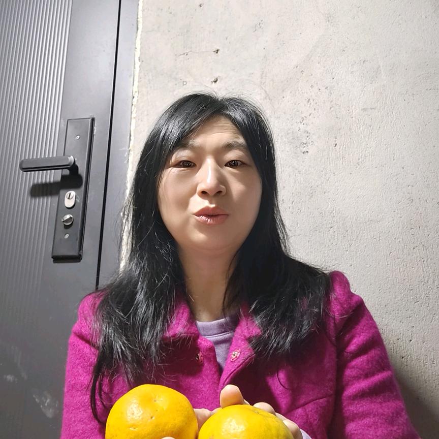 㣻罖