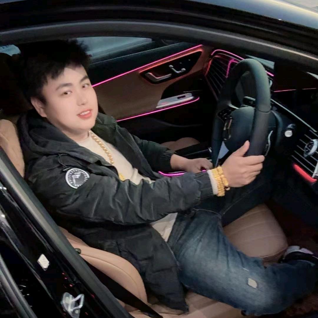张家港港鑫：暖男张教练