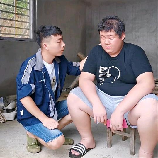 蘑菇头，