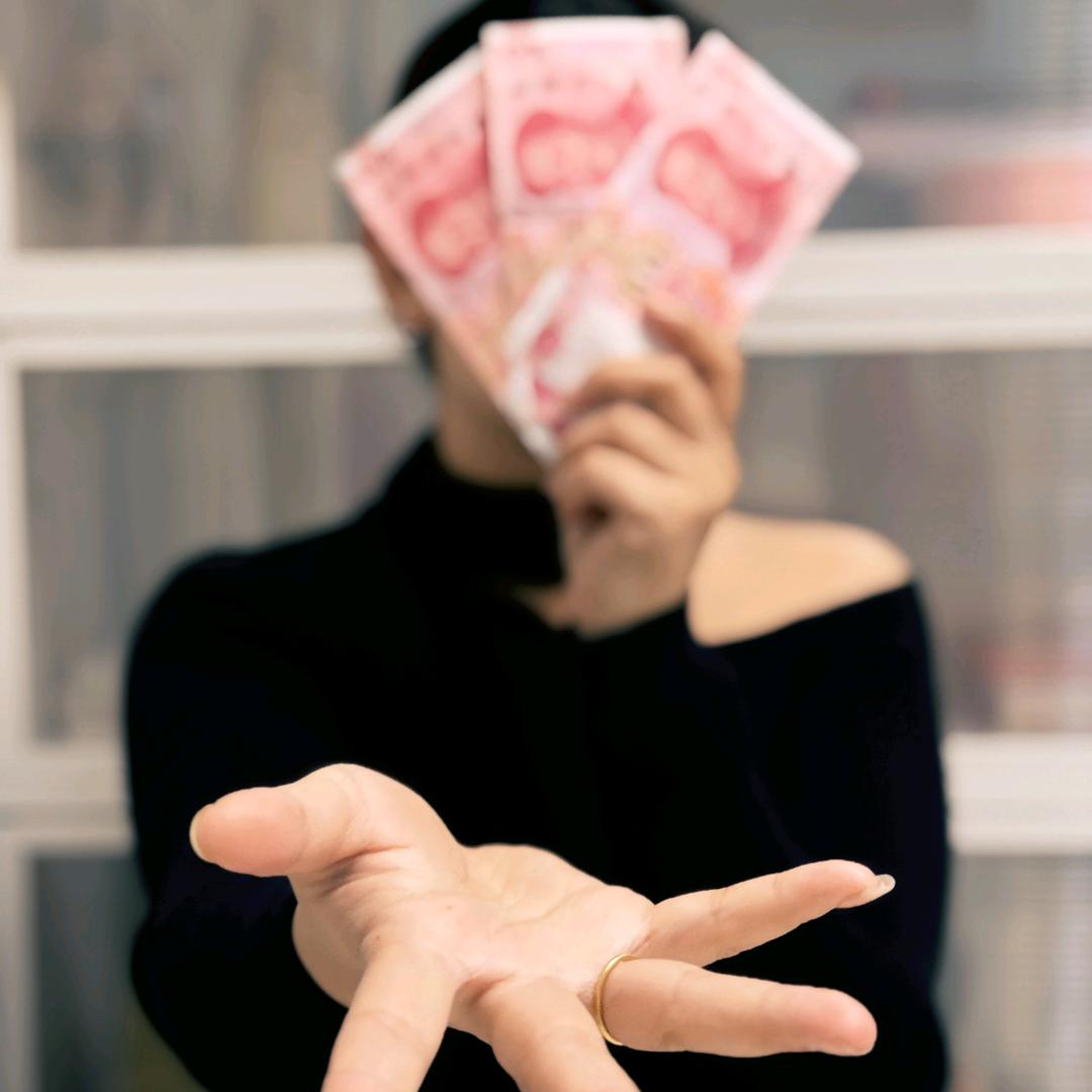 李肉肉爱吃肉啊i💋