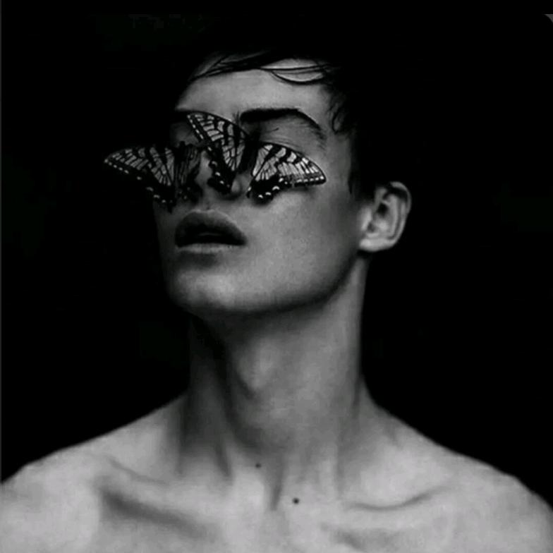 AAA建材批发何总.