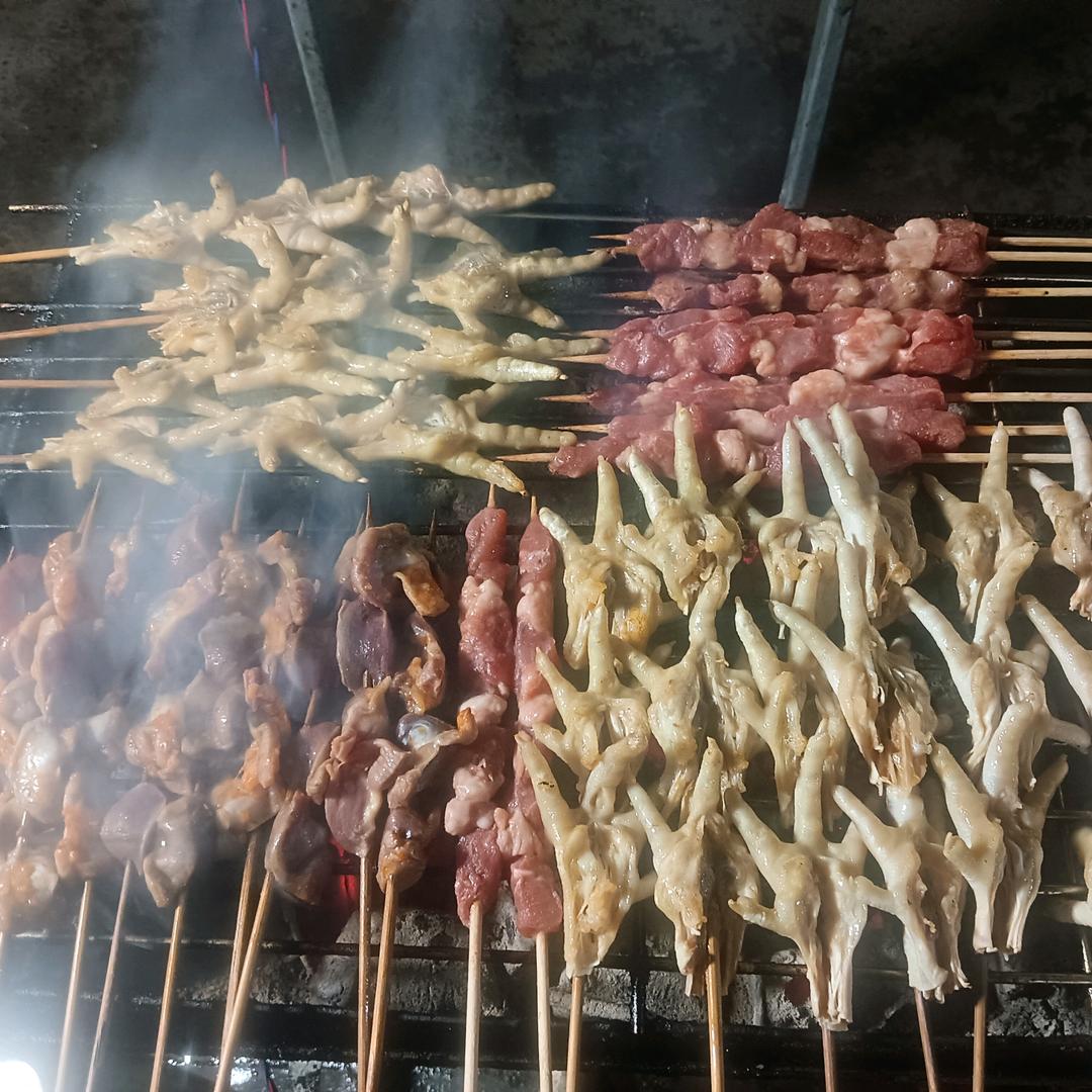 角尾日进斗金烧烤铺