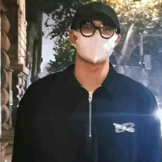 小洋同志