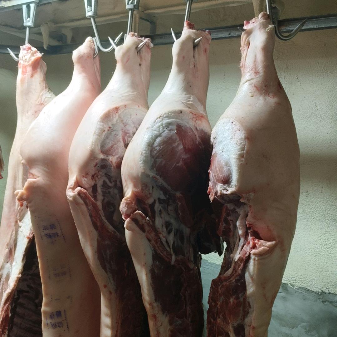 卖猪肉的三哥