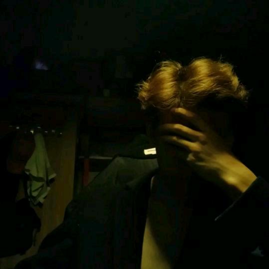 䒕迷弟　           ༽🌈