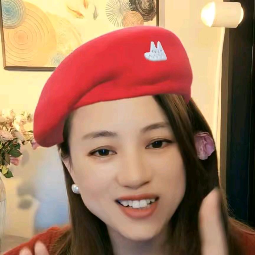 乔伊伊.