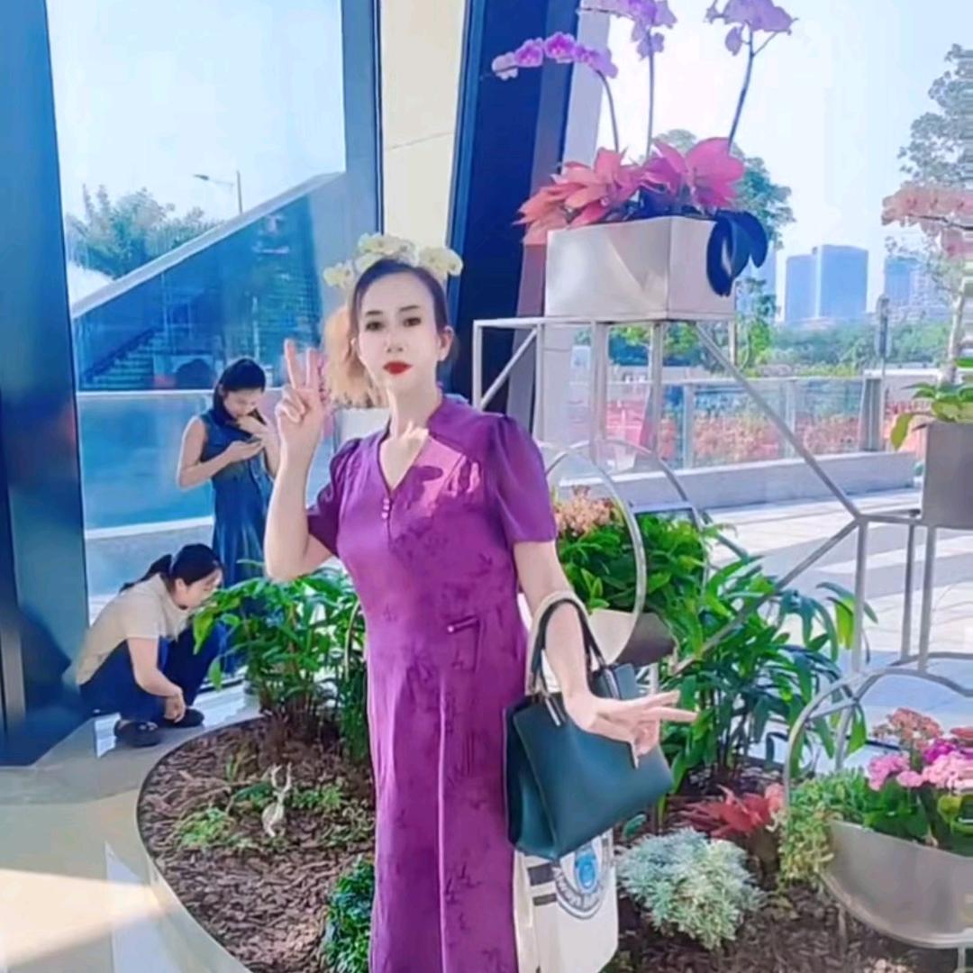 健康来发财，唱歌跳舞，聊天