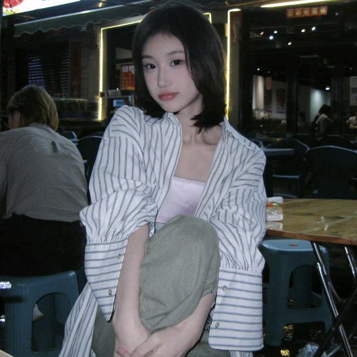 珊珊来迟的凝子！