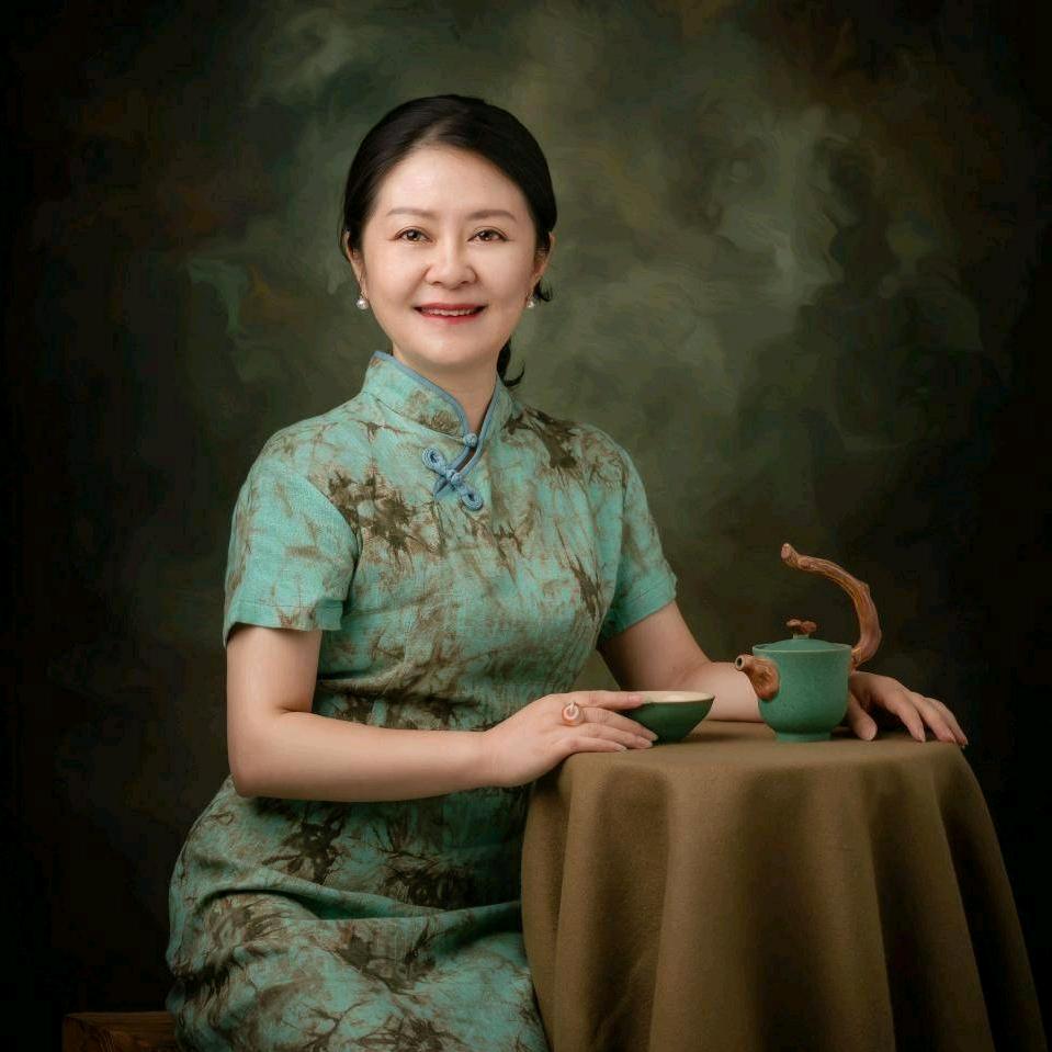 时与茶  昆明茶小妹 主理人