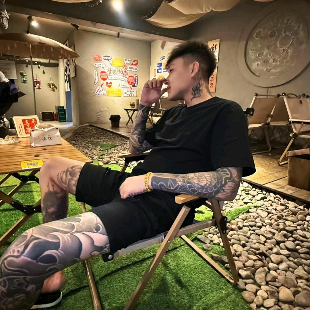 张凯豪.