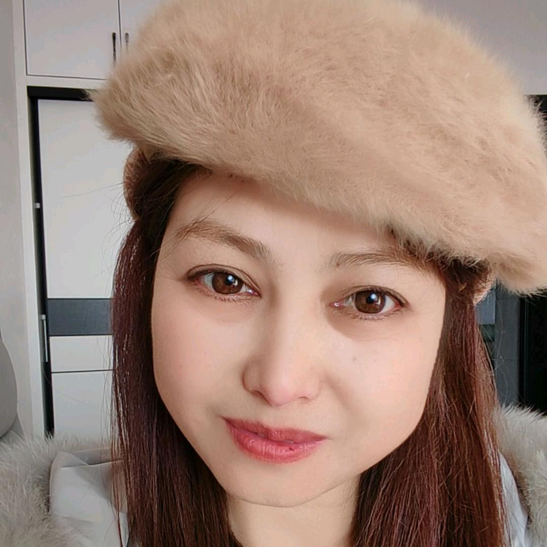 裙角飞扬