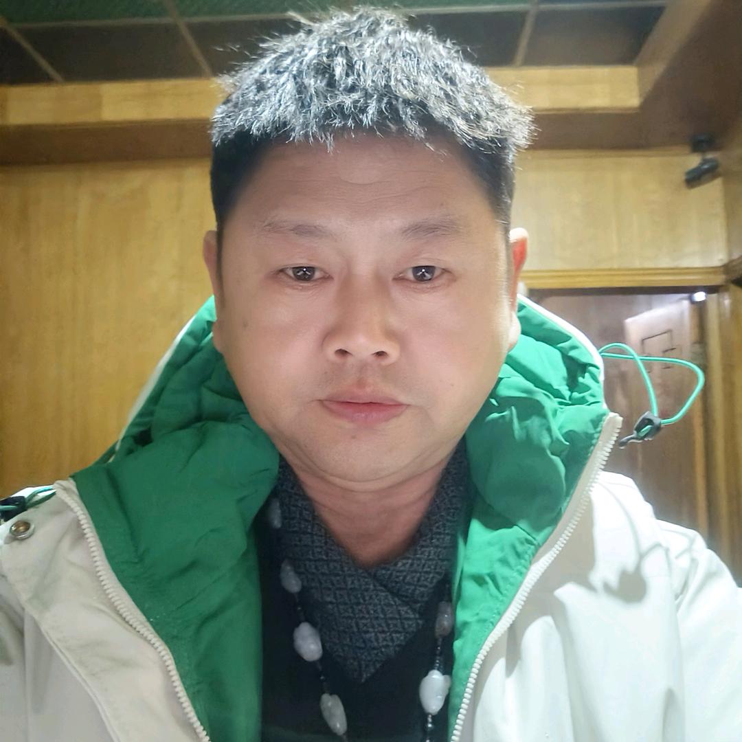 飞翔苍鹰