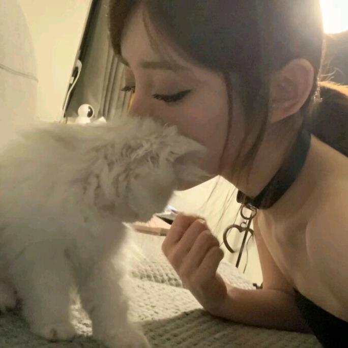 ⁷