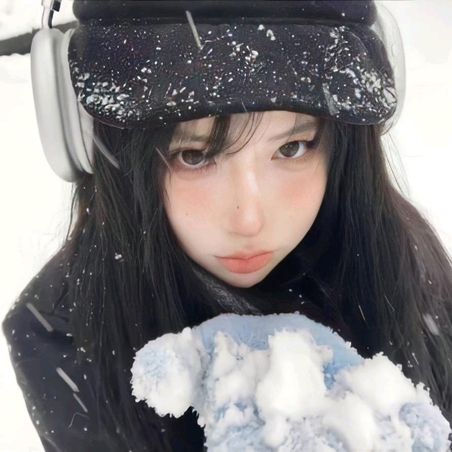 ꒦ິ^꒦ິ