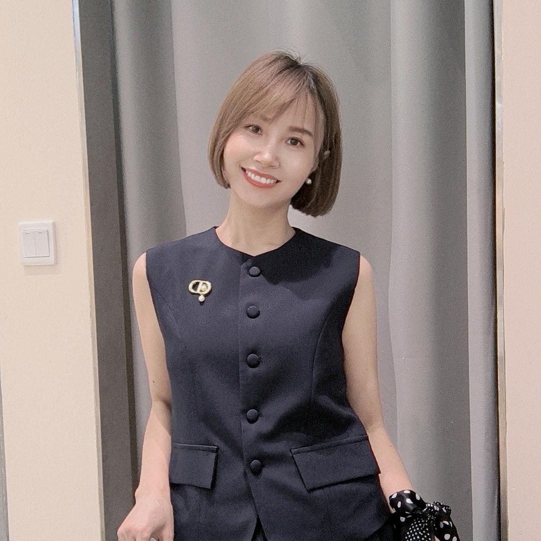 陕西轻风度女装～文 文