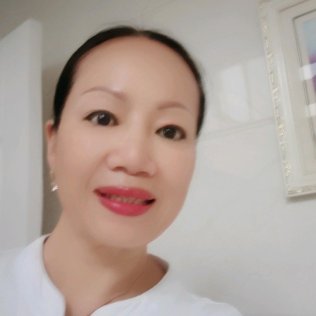 李多多穿搭