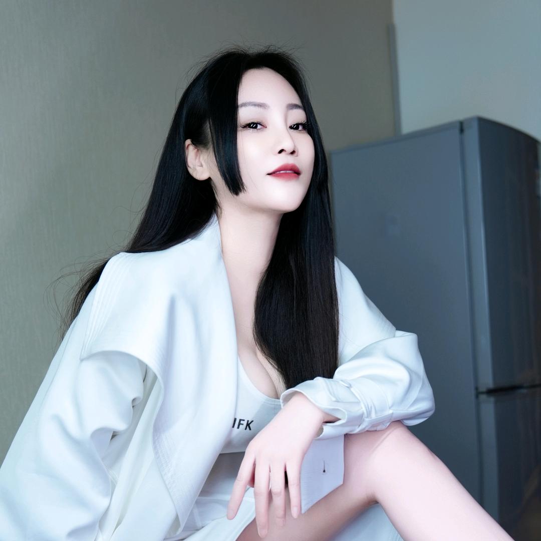 邵路雅(长胖版)🐦
