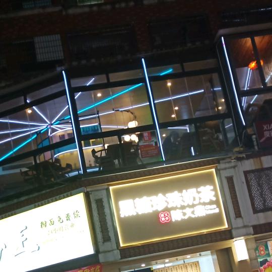 可爱的淘气宝宝