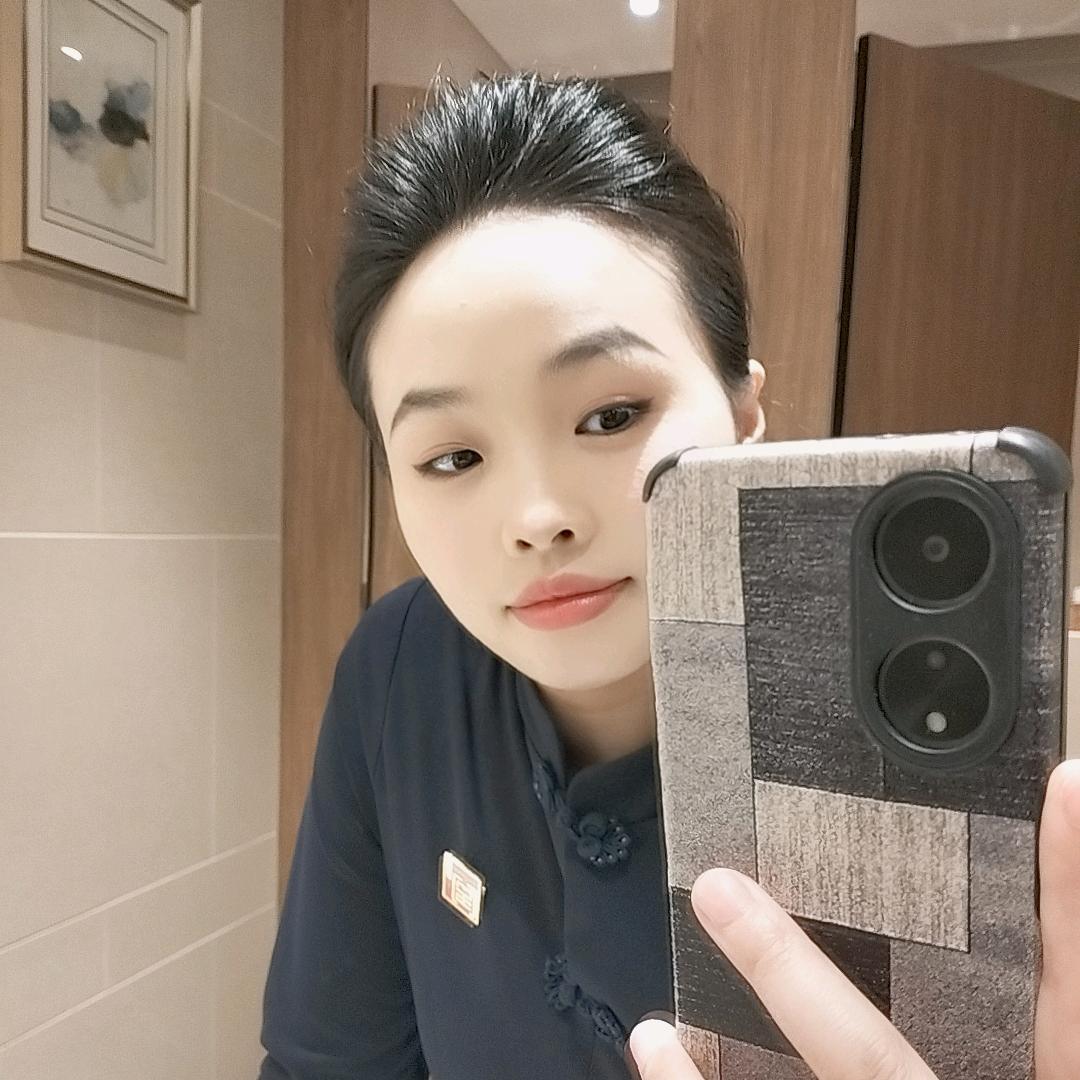 餐饮高龄服务员秋秋