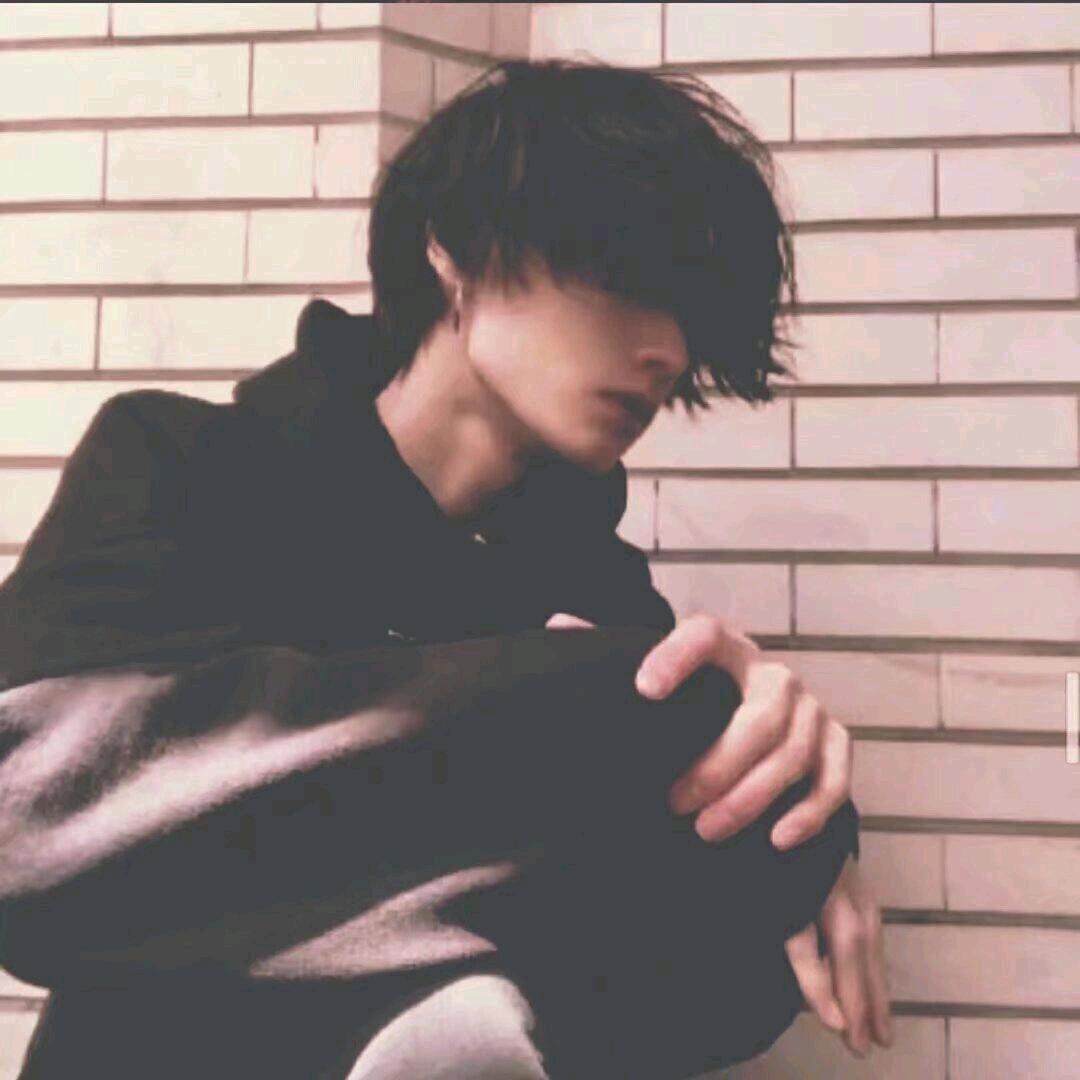 灰白失色
