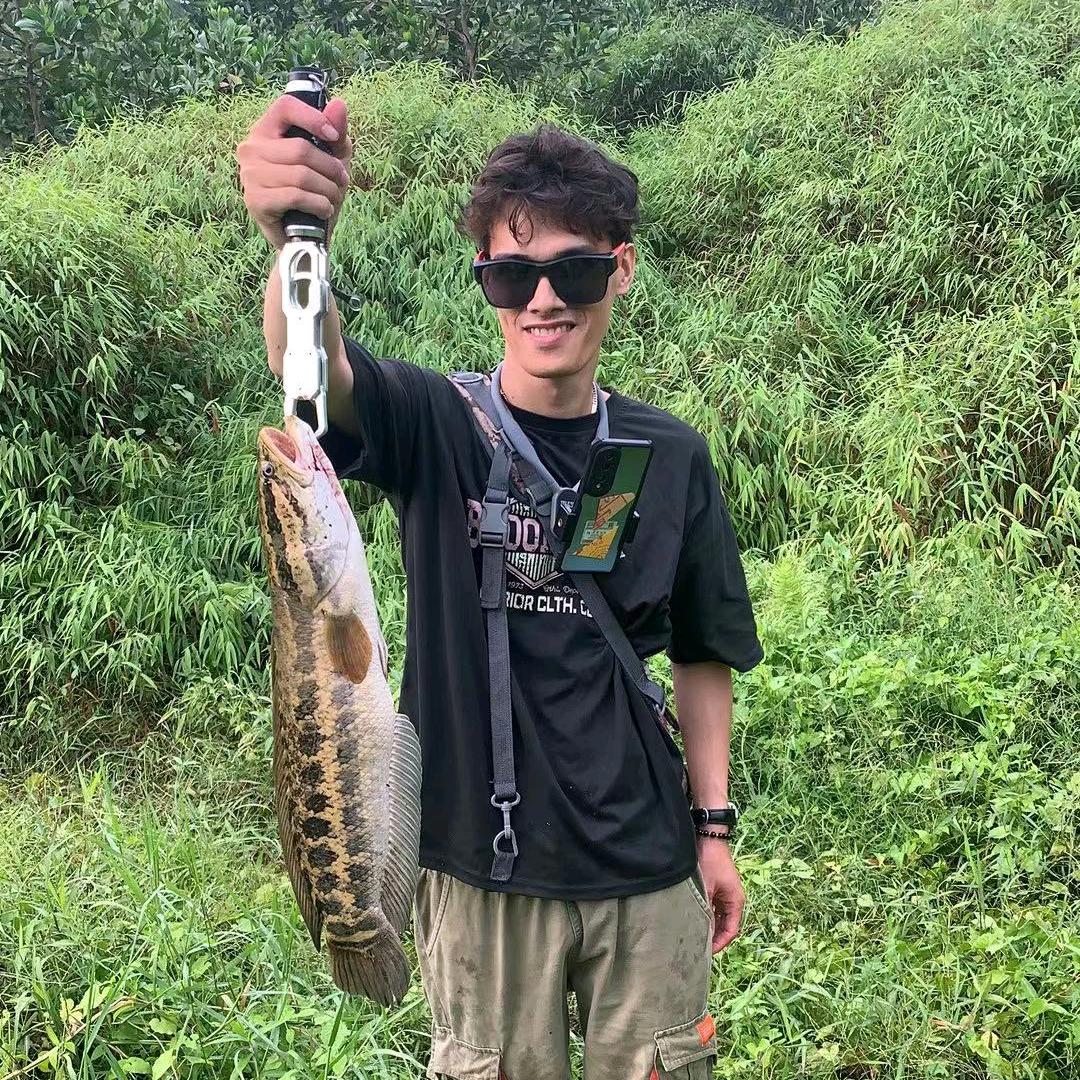 🌈不抽烟，只抽铁板🎣