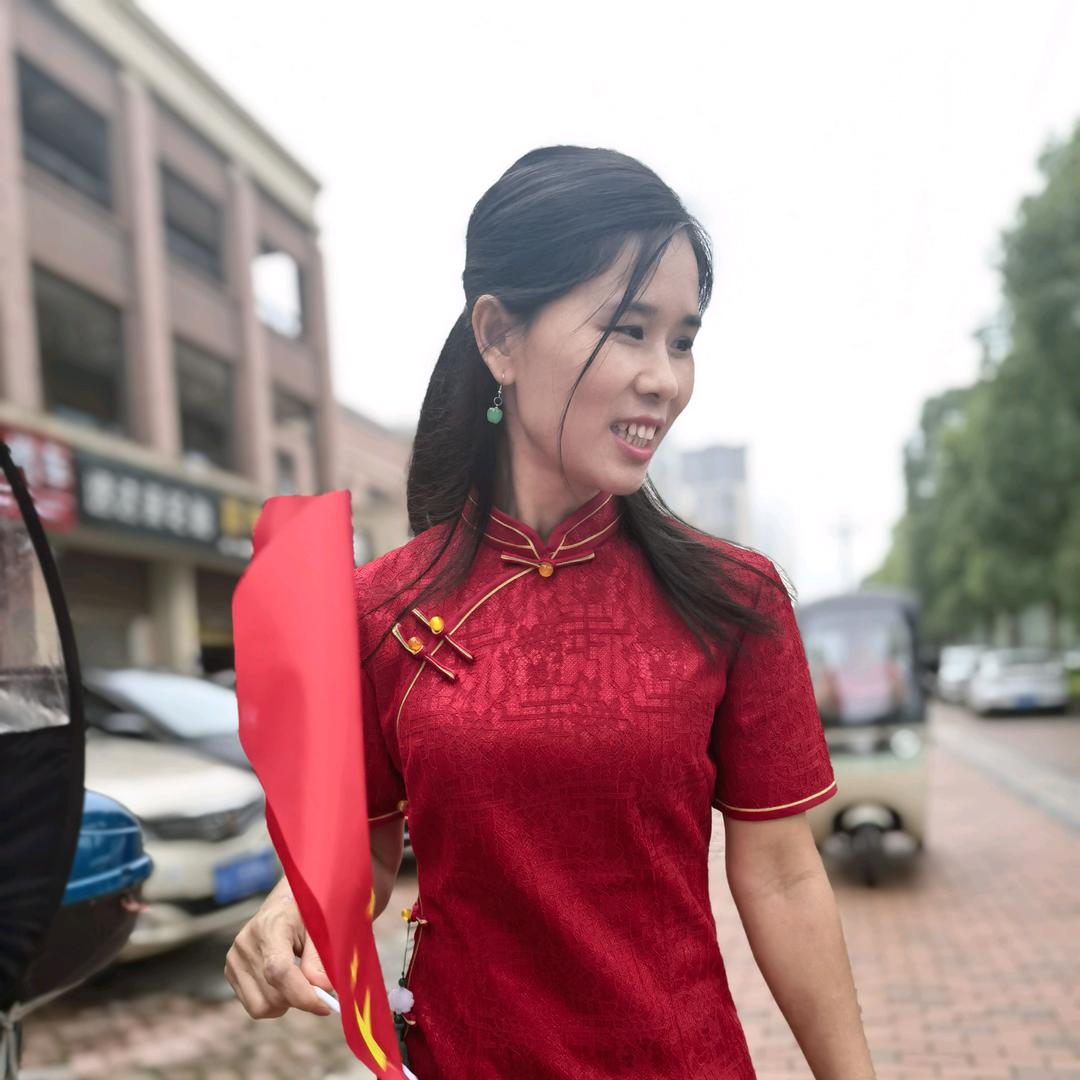 廉江柴火鸡阿莲