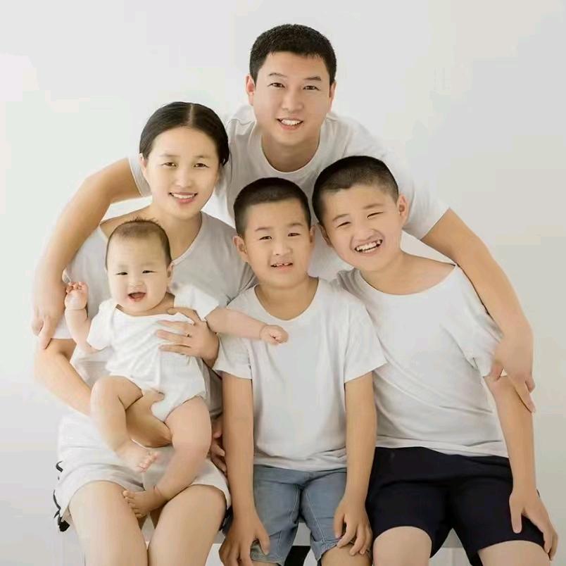 家有（加油）三个儿