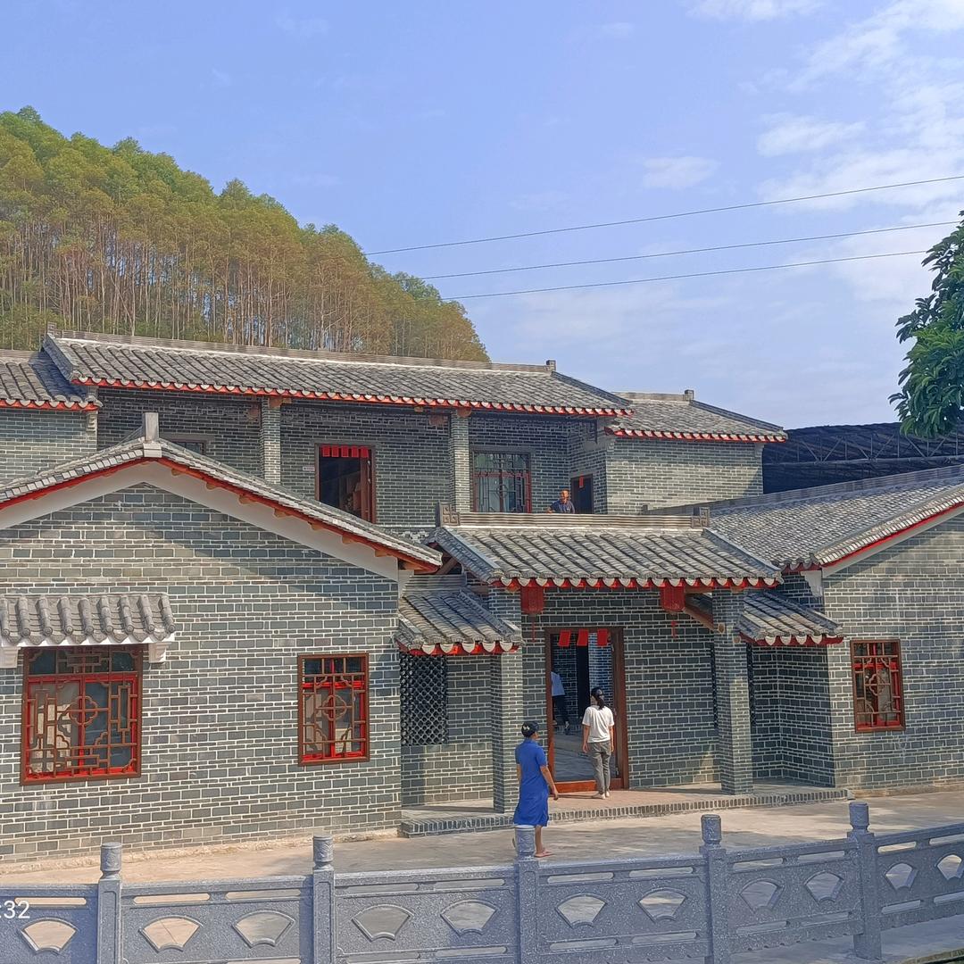 广西容县顺垚青砖青瓦覃海燕