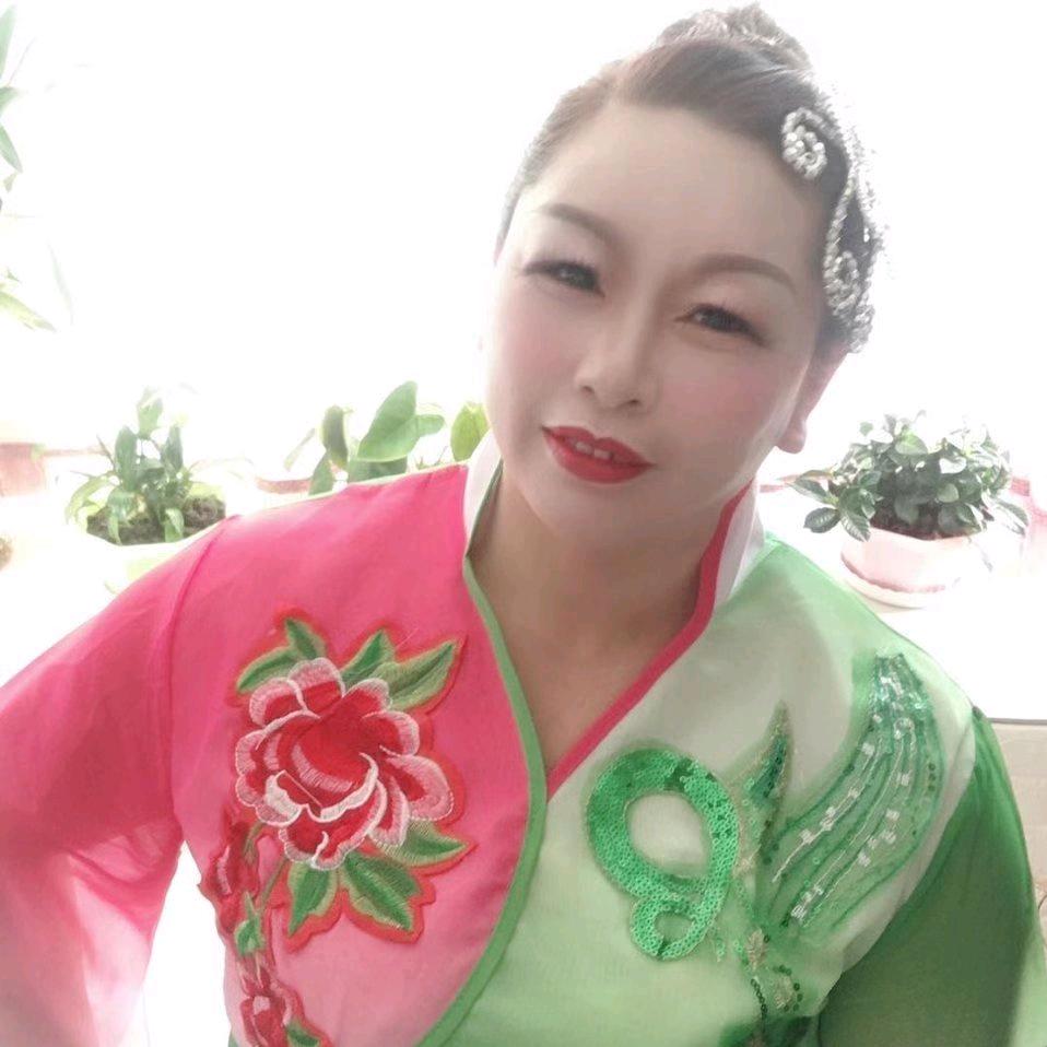 翩翩起舞