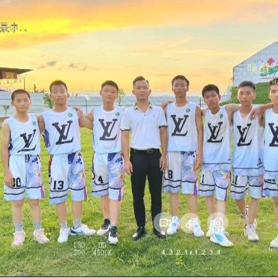 贵港市夏荷学校严副校长