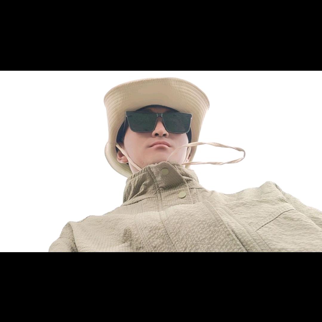 ℳ🥂人生靠ꦿ꧉自己