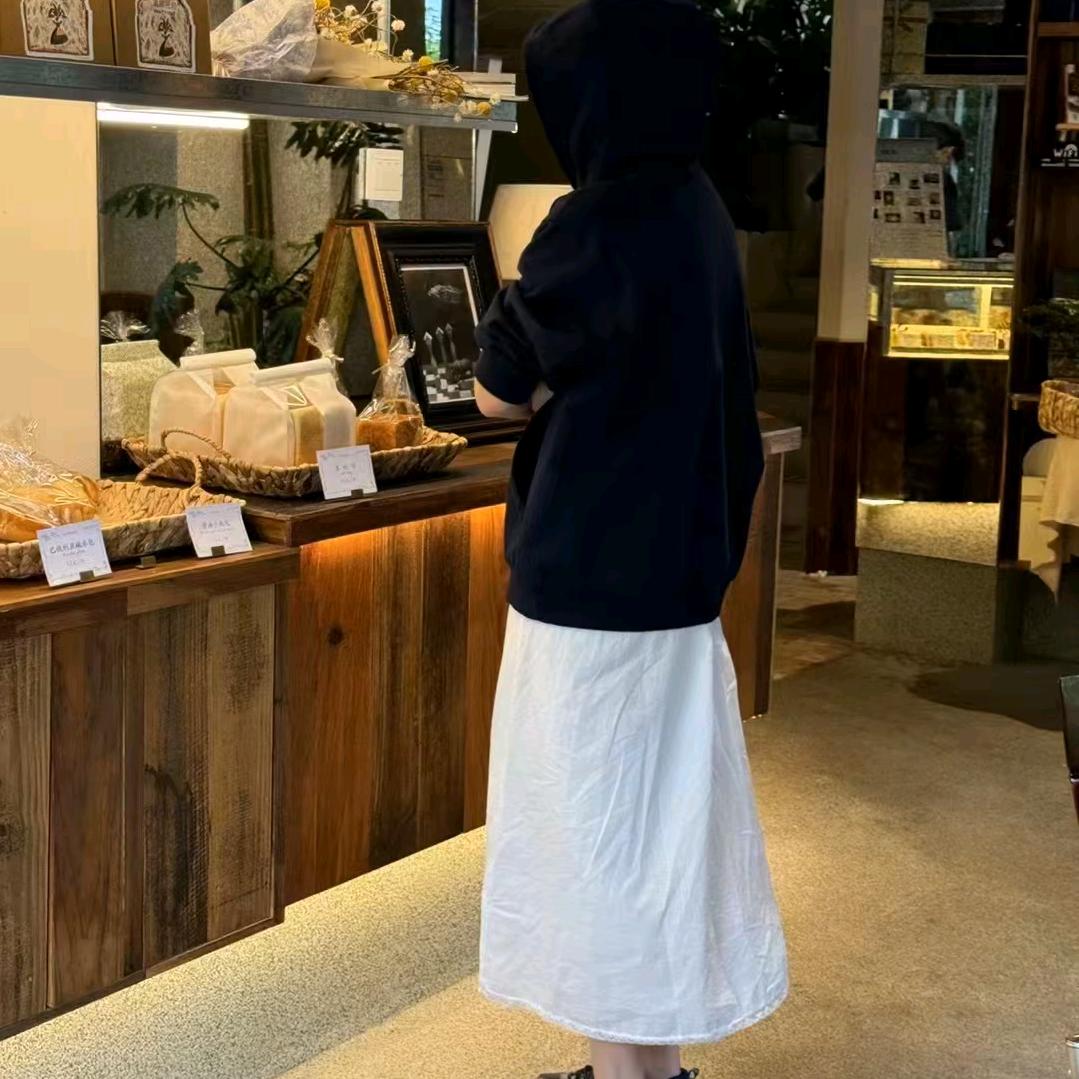 卖加工中心一女的