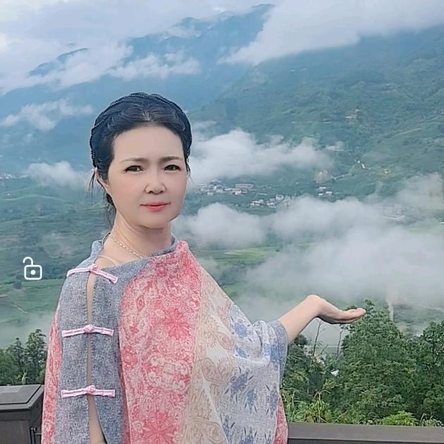 明明旅居中国