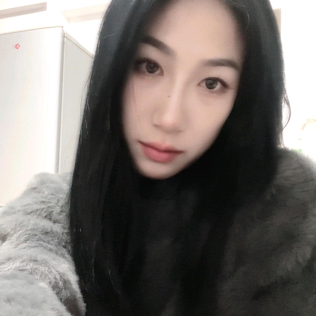 冯美美爱吃葱蘸酱👧🏻