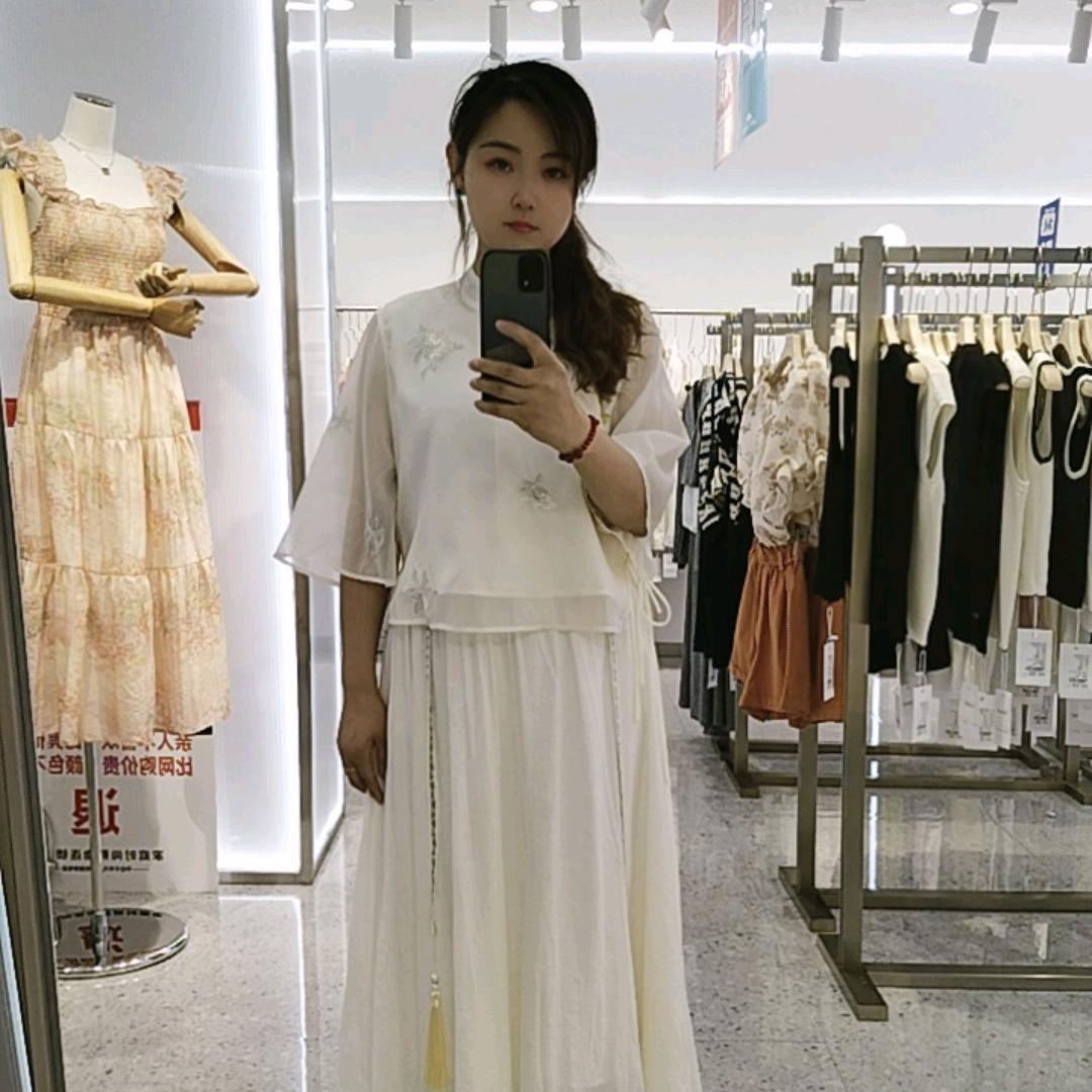 内黄♥牛一一女装集合店🔥阿朵