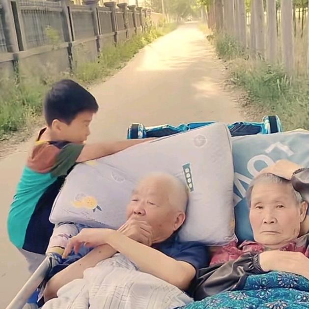 周灿鲁的生活