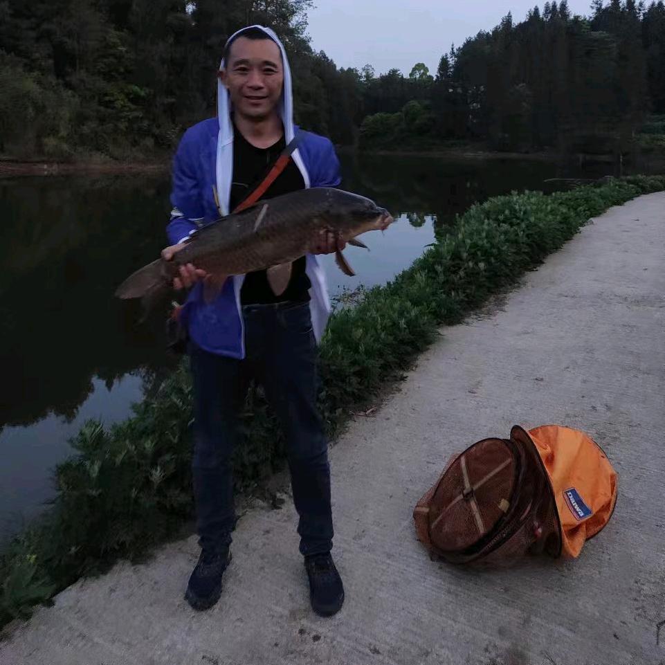 爱钓鱼的耍娃在南川