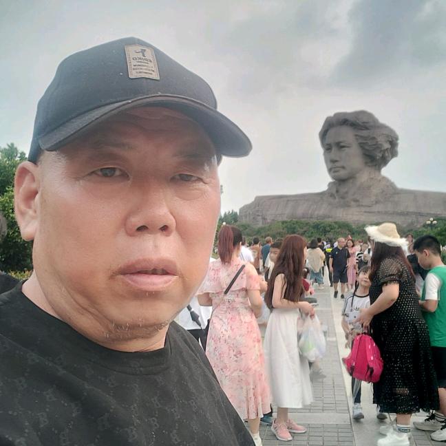 用户8732599726369快乐者