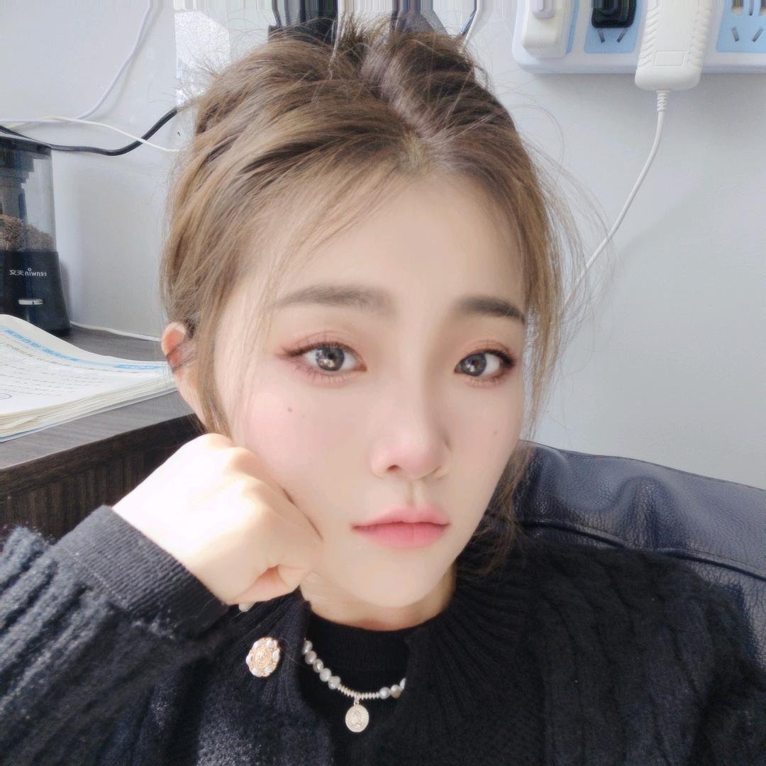 陳 小 姐