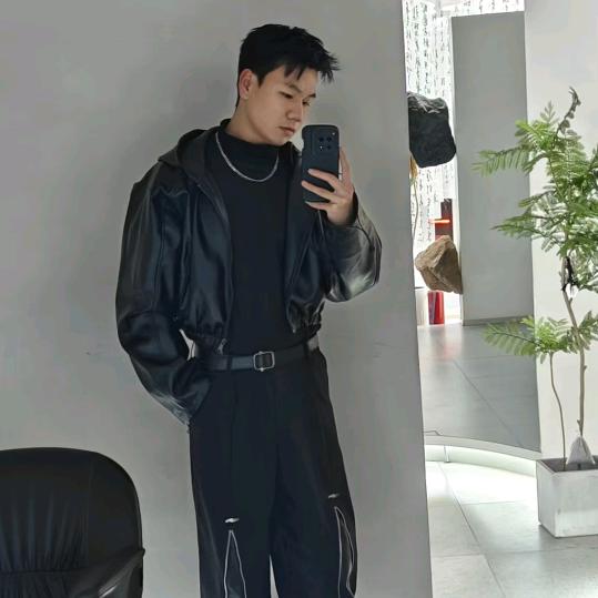 轻奢美发沙龙 张衡