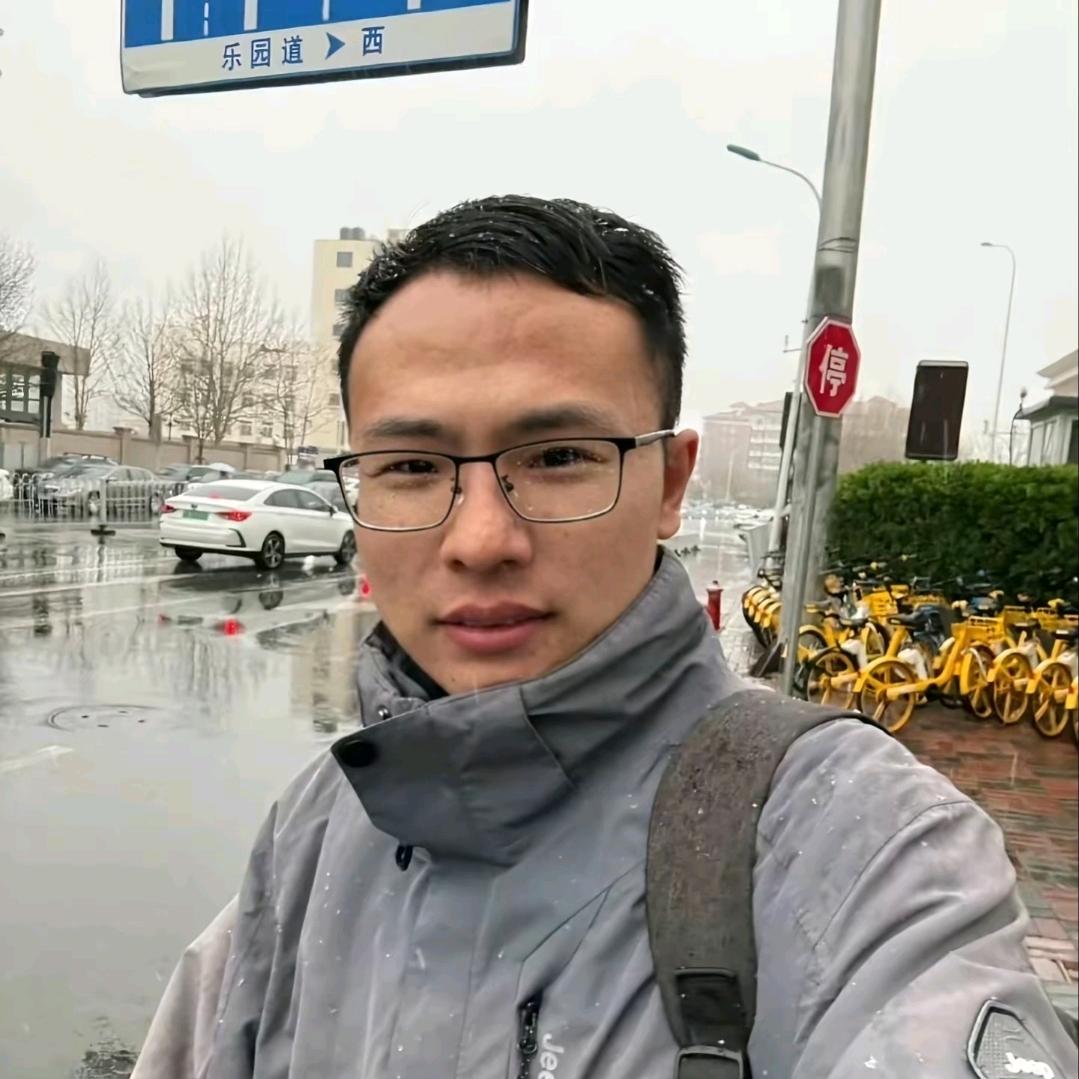 在下凌尘
