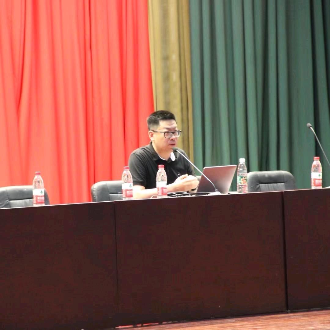 梁老师说入警