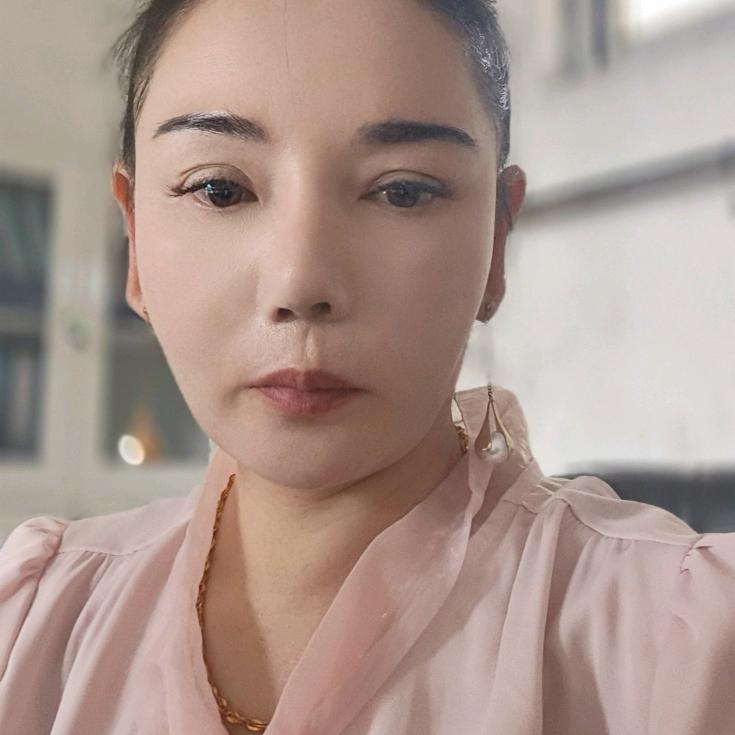 曾静最美