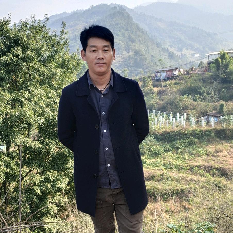 丰都兴义管乐礼仪团团长殷志勇