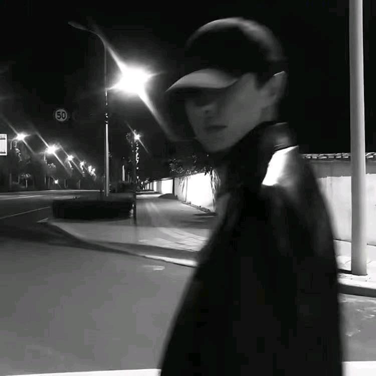 辉H.