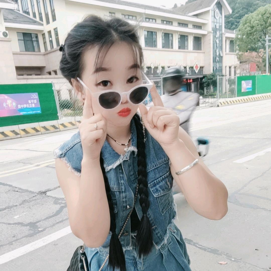小凤.