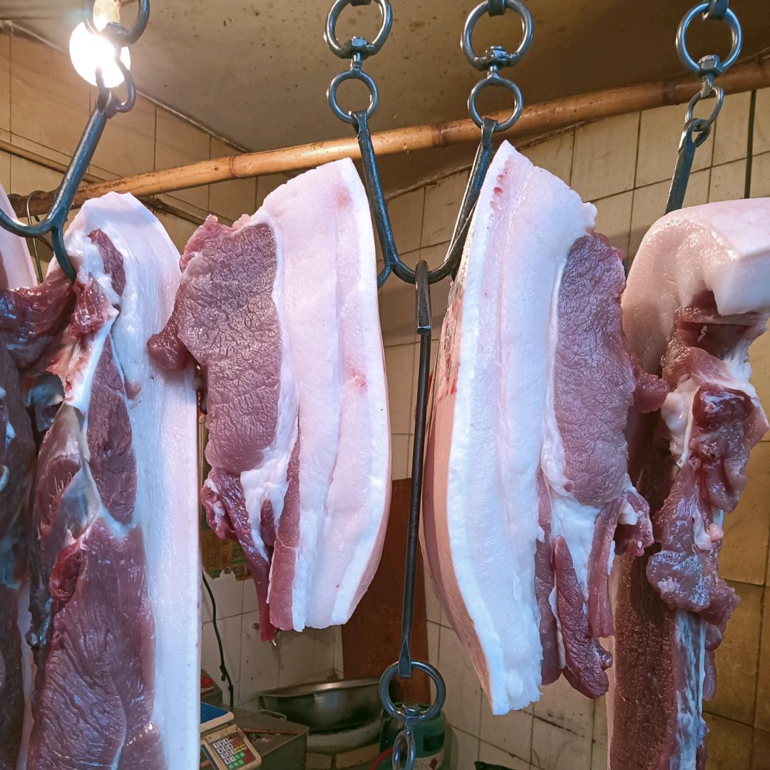 卖猪肉的小张