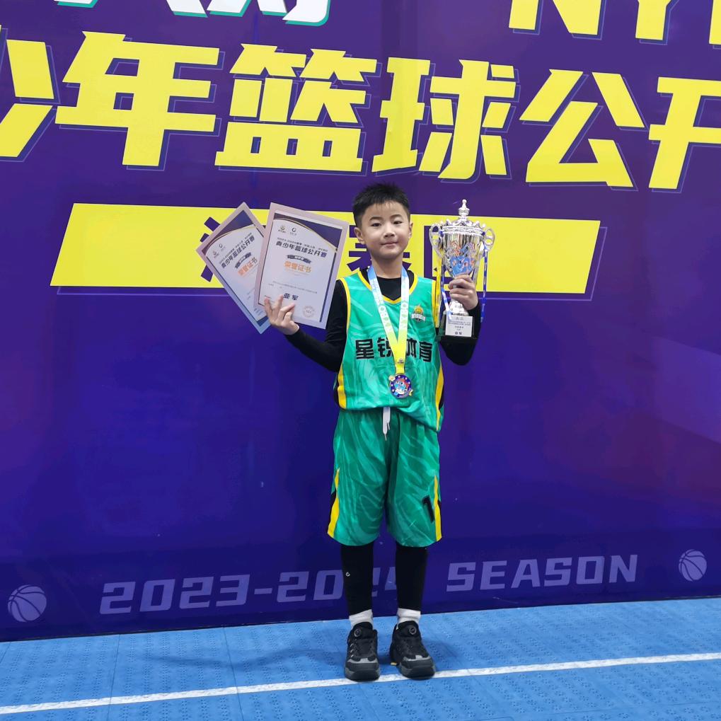 1号小球员🏀张一