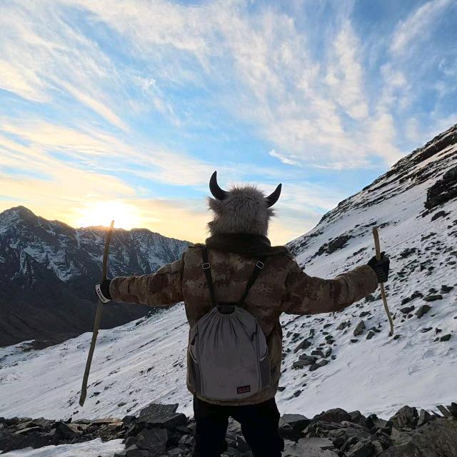 萨武神山本地向导李叔